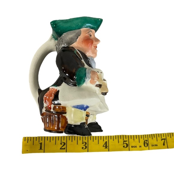 Vintage Toby Mug Pitcher Made in Occupied Japan Hand-Painted Ceramic 5” Tall - Picture 11 of 12